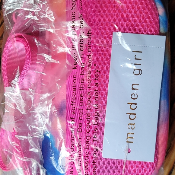 Madden Girl Neoprene Camera Tech Crossbody Case NWT - Picture 7 of 11